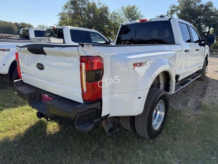 2023-ford-f350-image-10
