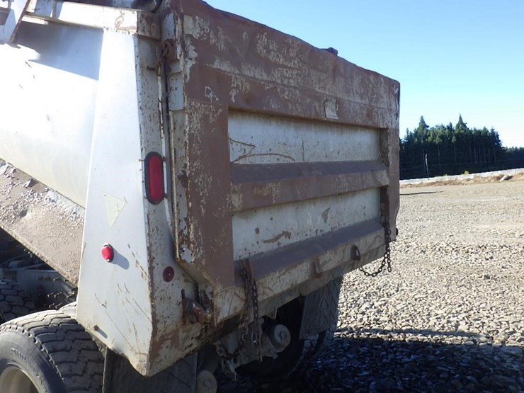 2009-international-5900i-17'-3-axle-dump-truck-image-13