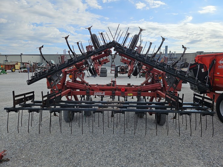 case-ih-4300-image-7