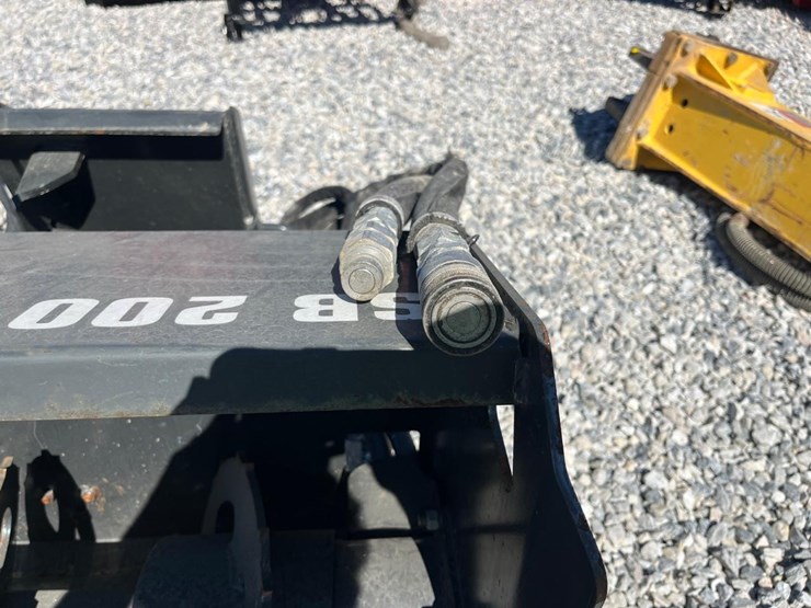 2019-bobcat-66"-sb200-snowblower-image-8