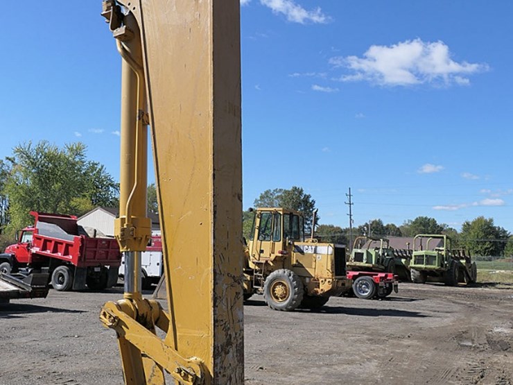 1987-caterpillar-235b-image-9