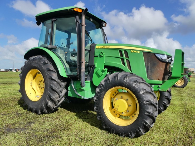 2019-john-deere-5090e-image-1
