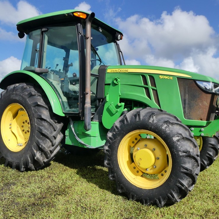 2019 JOHN DEERE 5090E