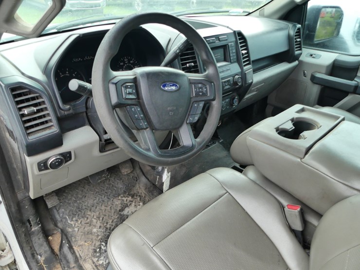 2016-ford-f150-xl-image-11