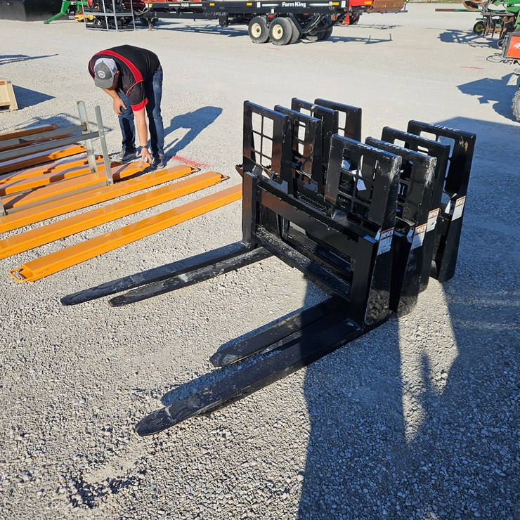 #203172 • New WT Pallet Forks