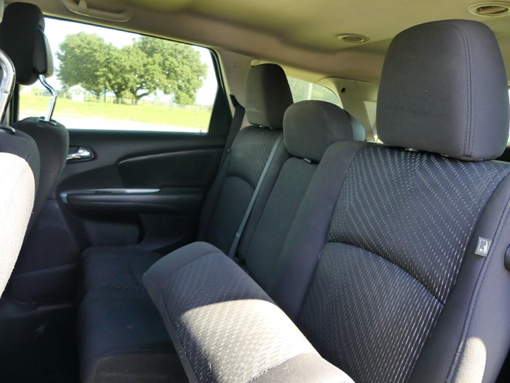 2012-dodge-journey-image-9