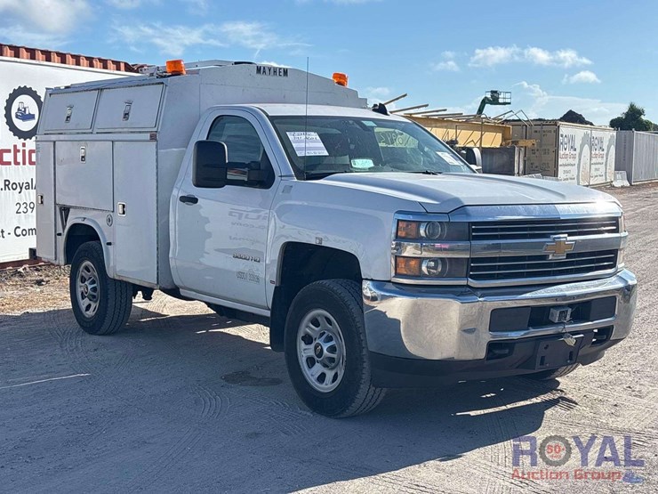 2015-chevrolet-silverado-3500hd-image-2
