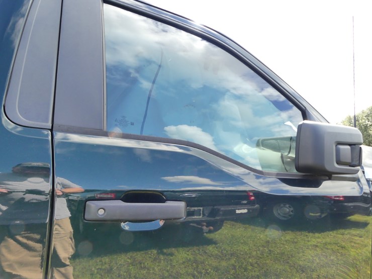 2021-ford-f150-xl-image-9