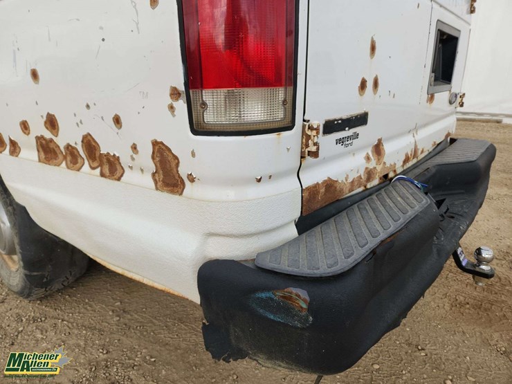 2006-ford-cargo-image-36