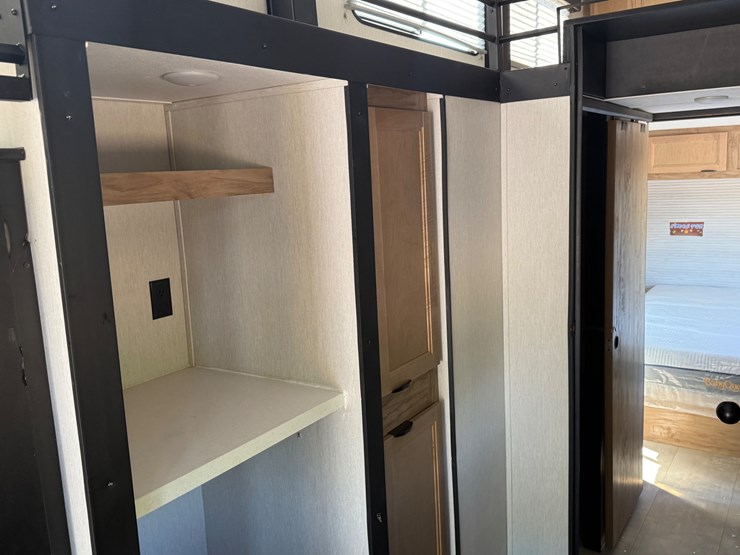 #6895-•-2024-forrest-river-timberwolf-mini-loft-camper-image-30
