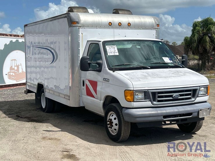 2006-ford-e350-image-2