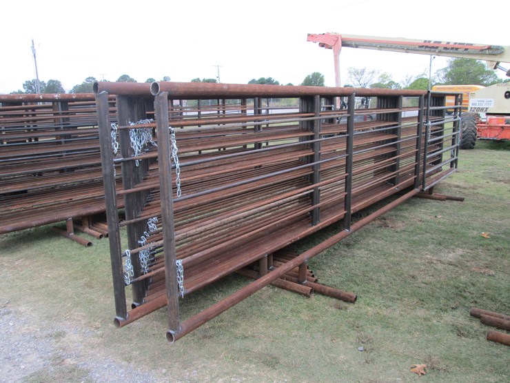 #62-•-(9)-freestanding-panels-&-(1)-gate-inv-#-29802-image-3