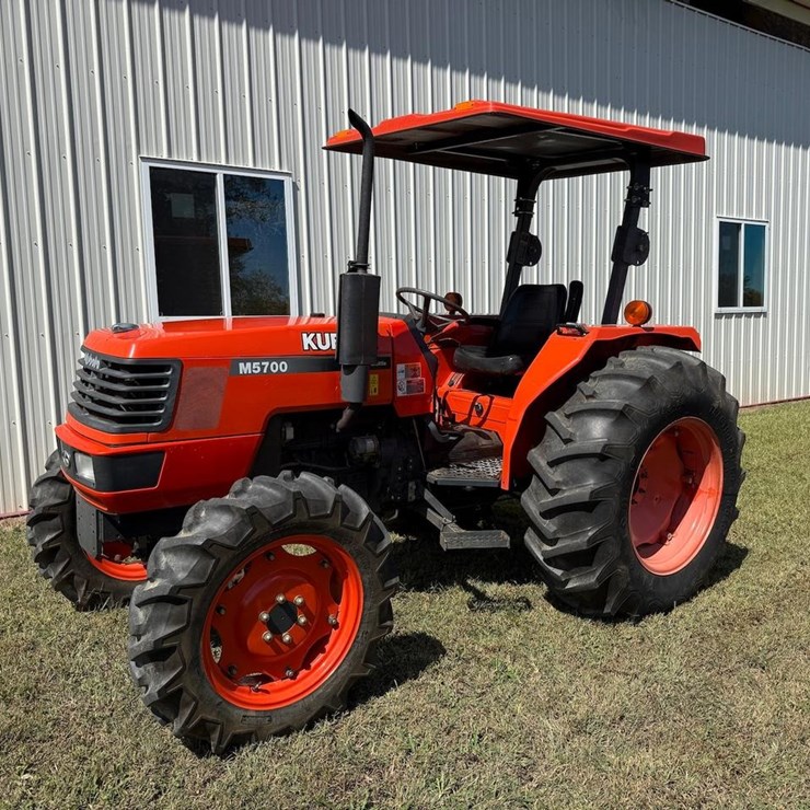KUBOTA M5700