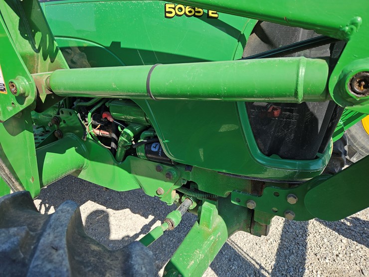 2009-john-deere-5065e-image-7
