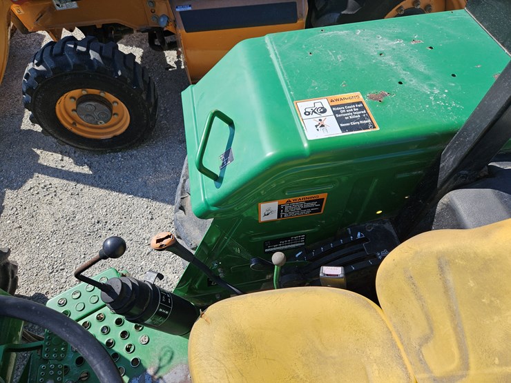 2009-john-deere-5065e-image-16