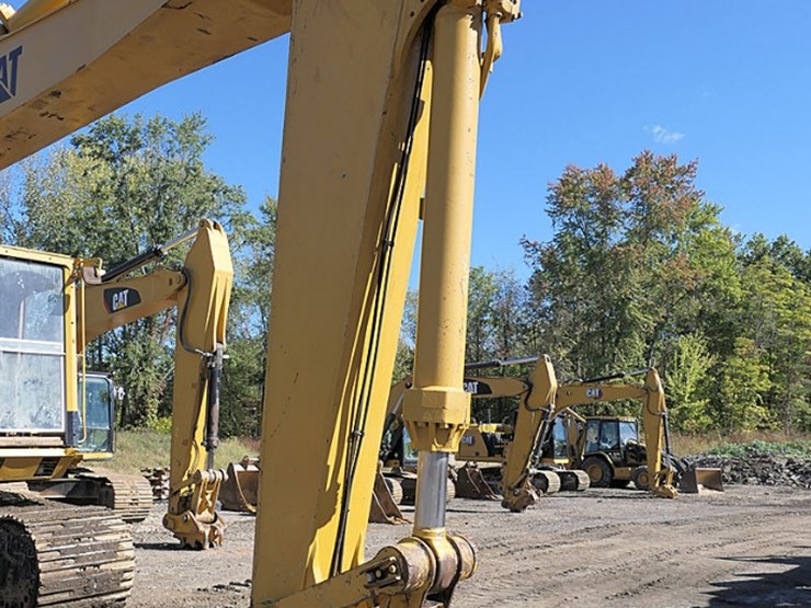 1987-caterpillar-235b-image-6