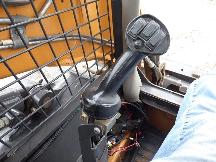 2012-case-sv300-image-22