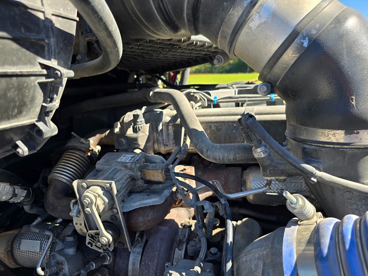2015-peterbilt-579-image-59