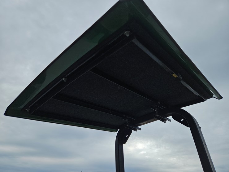 2015-john-deere-4044r-image-8