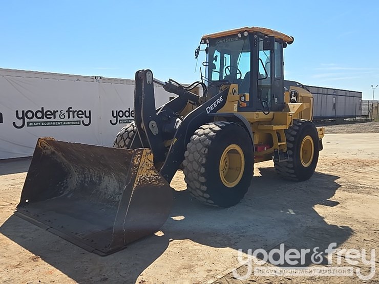 2019-deere-524l-image-1