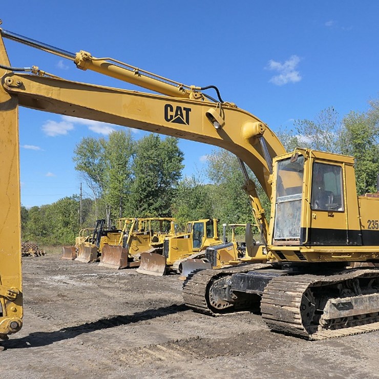 1987 CATERPILLAR 235B