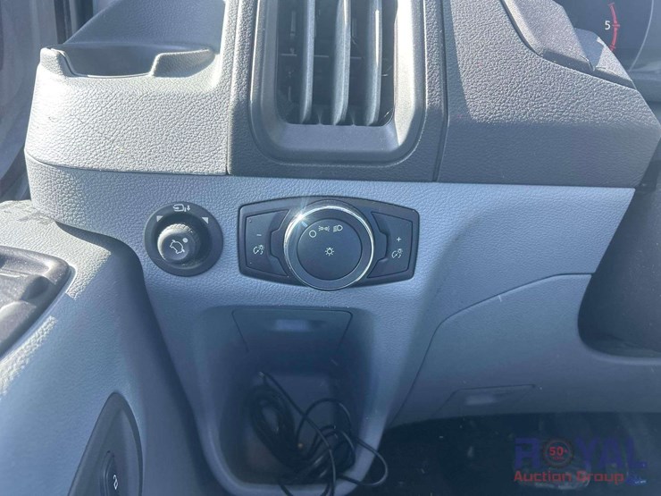 2018-ford-transit-image-16