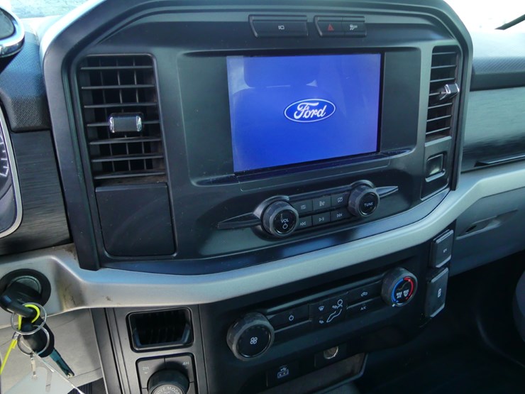 2021-ford-f150-xl-image-11