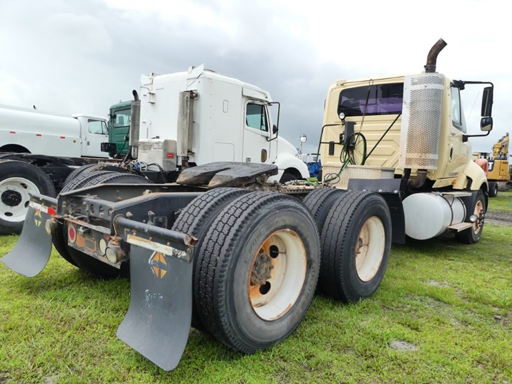 2009-international-prostar-image-3