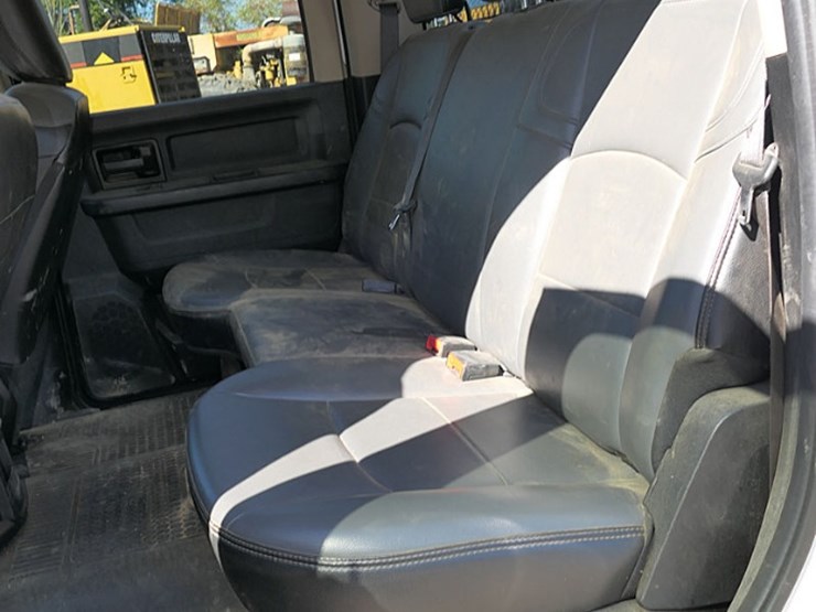 2020-dodge-ram-3500-image-25