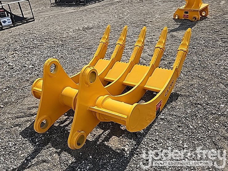 2025-caterpillar-320-image-5