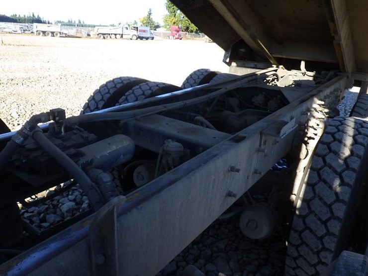 2009-international-5900i-17'-3-axle-dump-truck-image-10