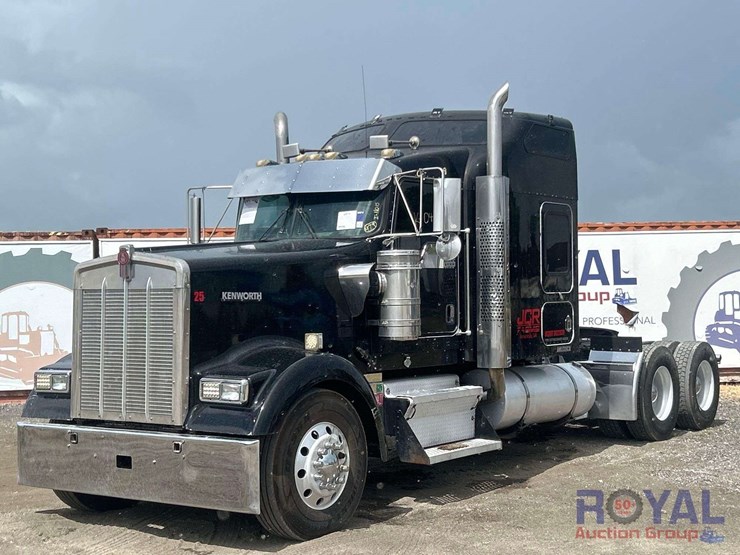 2005-kenworth-w900-image-1