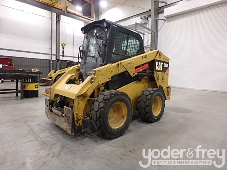 2019-caterpillar-246d-image-1