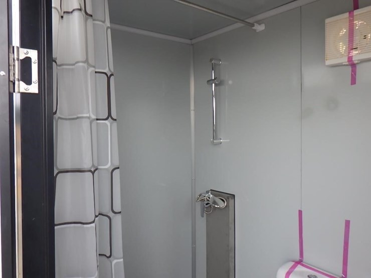 portable-toilet-w/-shower-image-11