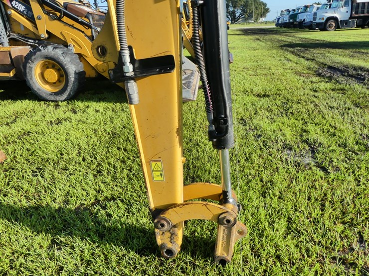 caterpillar-303.5-image-8