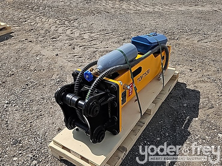 2025-caterpillar-304-image-5