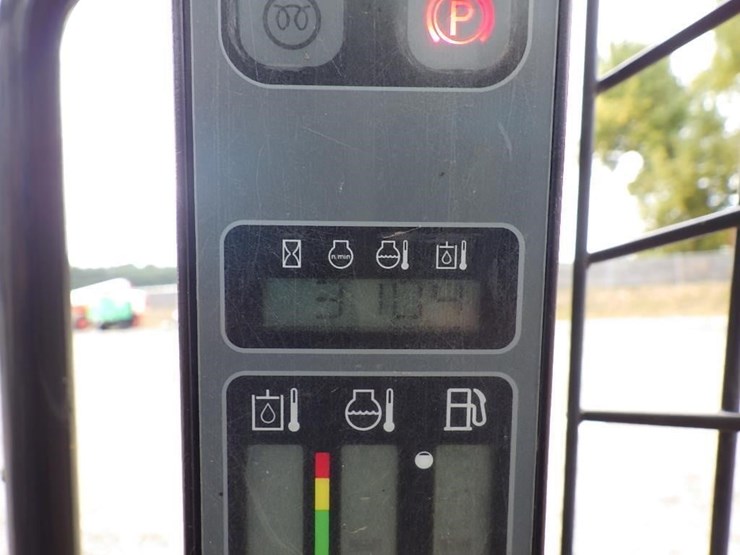 2012-case-sv300-image-27
