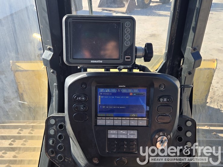 2020-komatsu-d61pxi-24-image-47