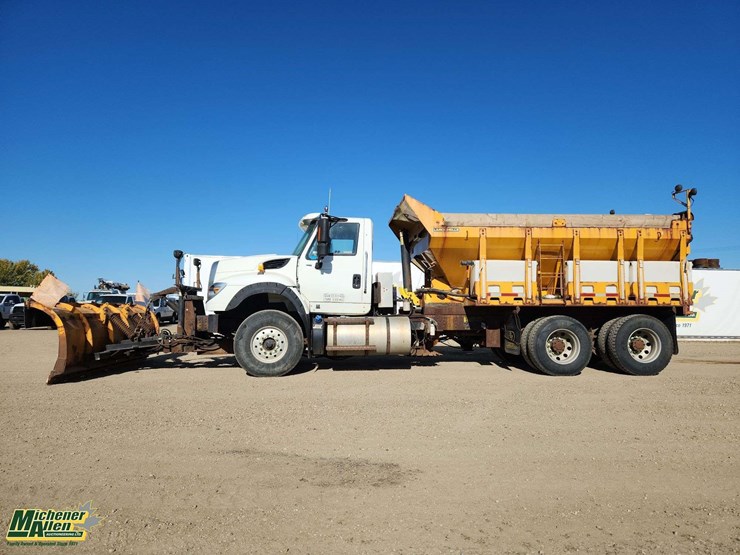 2016-international-workstar-7600-image-24