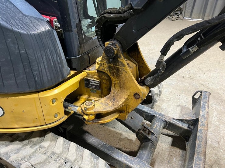 deere-27d-image-24