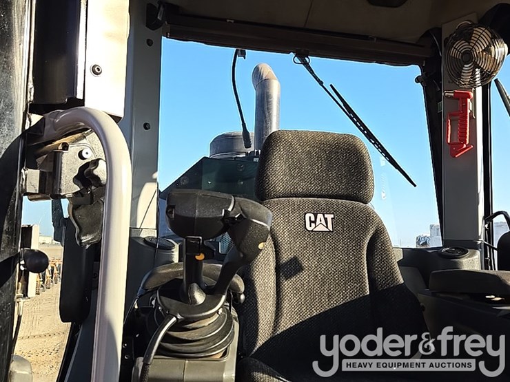 2016-caterpillar-140m3-image-78