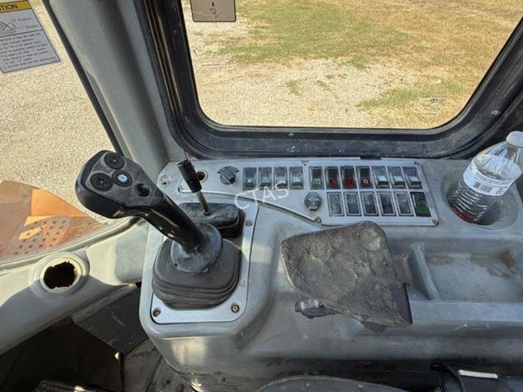 #221-•-doosan-wheel-loader-w/-bucket-image-13