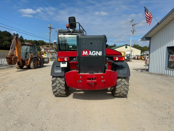 2022-magni-th5.15-telehandler-image-4