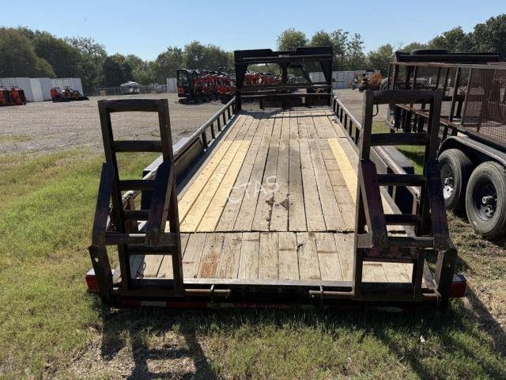 #201-•-2015-texas-bragg-25'-utility-gooseneck-trailer-image-12