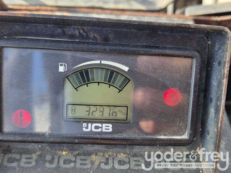 2017-jcb-930-image-54