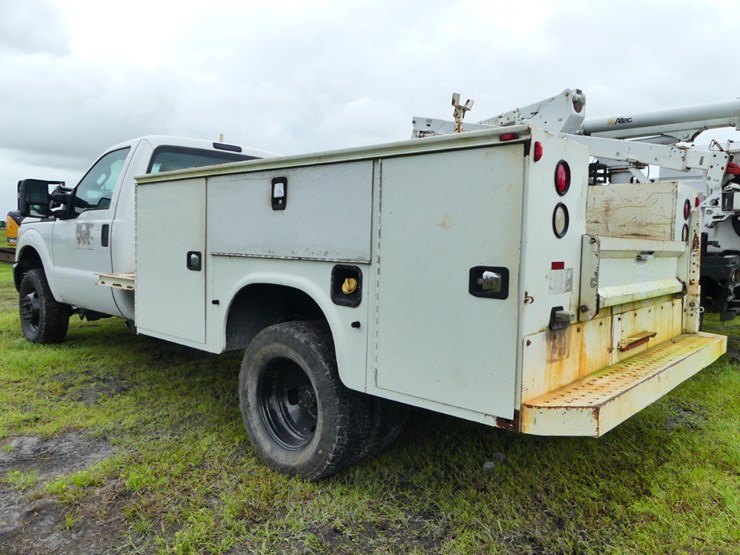 2016-ford-f350-xl-image-4