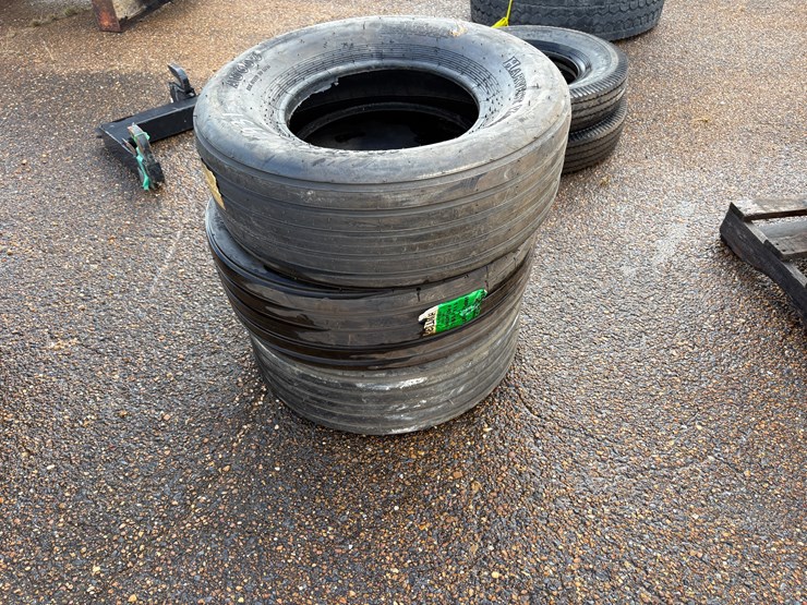 #6931-•-(3)-11l15-implement-tires-image-3