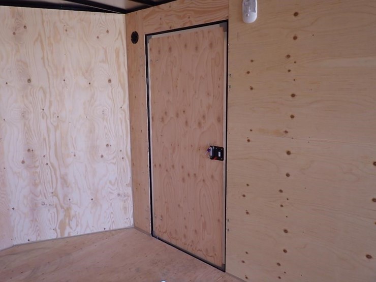 2026-royal-larct52-826v-86-t/a-enclosed-trailer-image-9