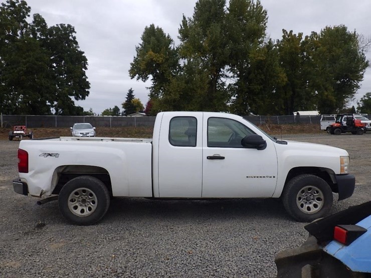 2008-chevrolet-silverado-image-3