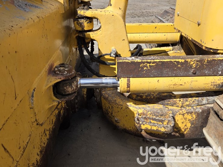 2018-komatsu-d61pxi-24-image-20